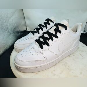 Nike Court Borough Low Recraft sneakers in Big Kids size 7Y